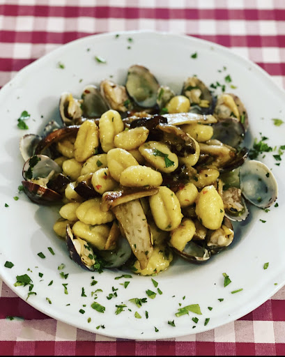 Today fresh porcini mushrooms 🇮🇹 Before and after 🤤 • gnocchi clamps and mushrooms…