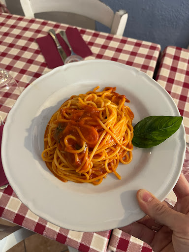 Spaghetti al pomodoro Simple is better