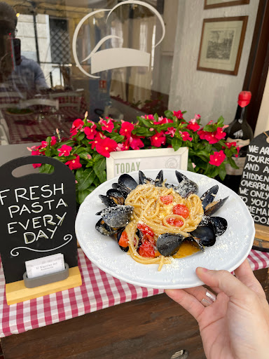 Linguine pasta Mussels and pecorino cheese 🇮🇹 Fine food philosophy